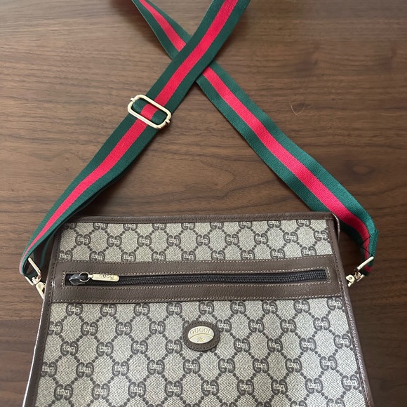 Authentic Gucci purse ins good condition, - Picture 5 of 7